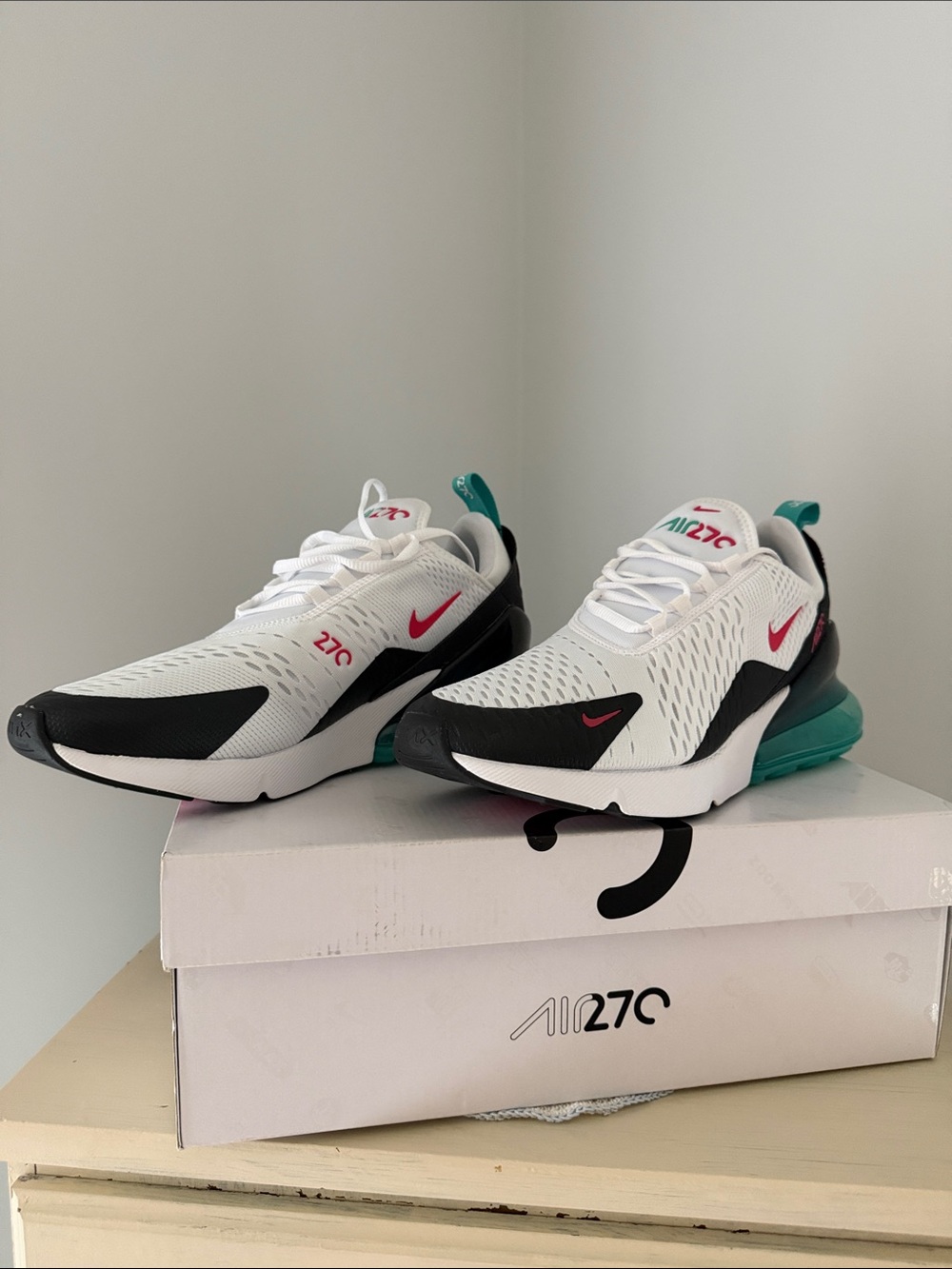 Nike Air Max 270 Men’s Sneakers